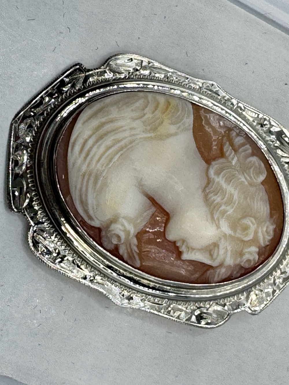 Vintage 14K White Gold & Real Shell Cameo Pin Brooch - Picture 11 of 13